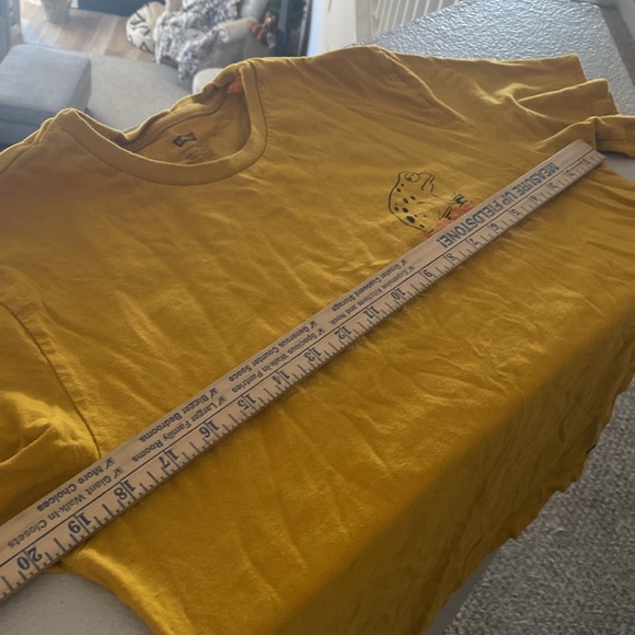 Levi’s size medium T-shirt Tee cute, frog outline, drawing on back and front - Picture 14 of 17